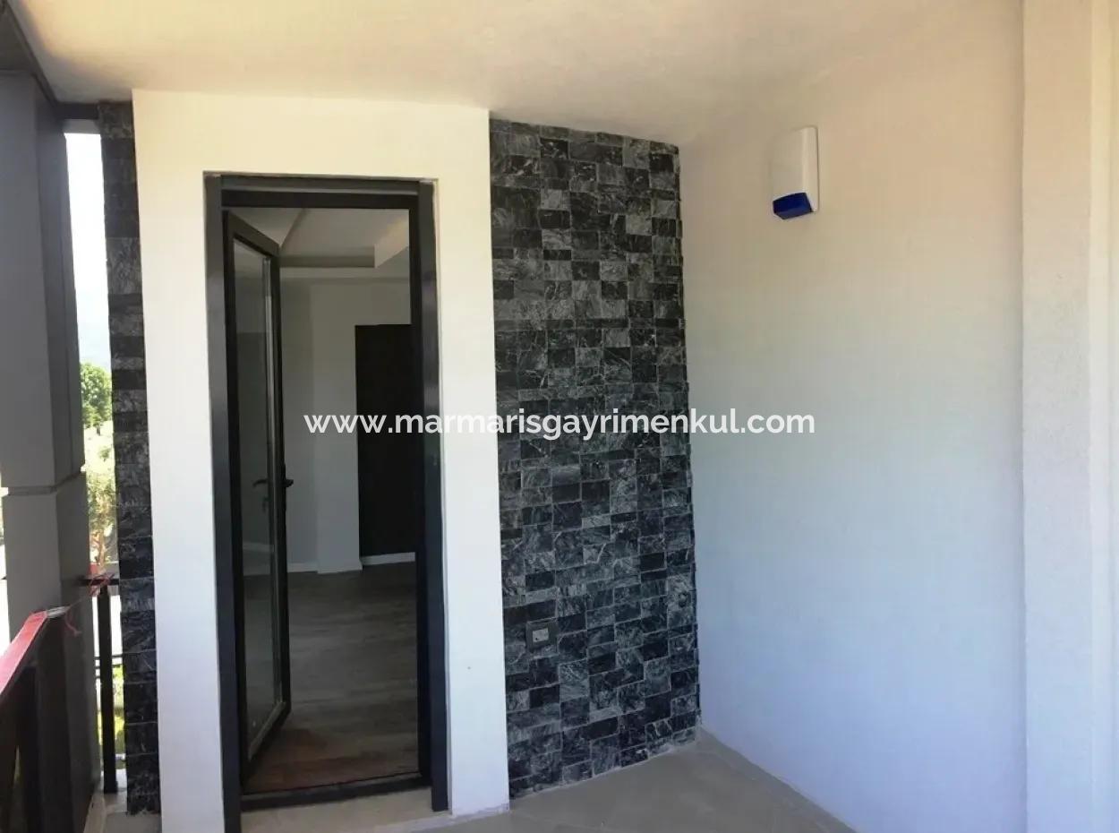 Marmaris Merkez Satilik Sifir 2 Oda 1 Salon Luks Kapali Garaji Mevcut Daire 100m2